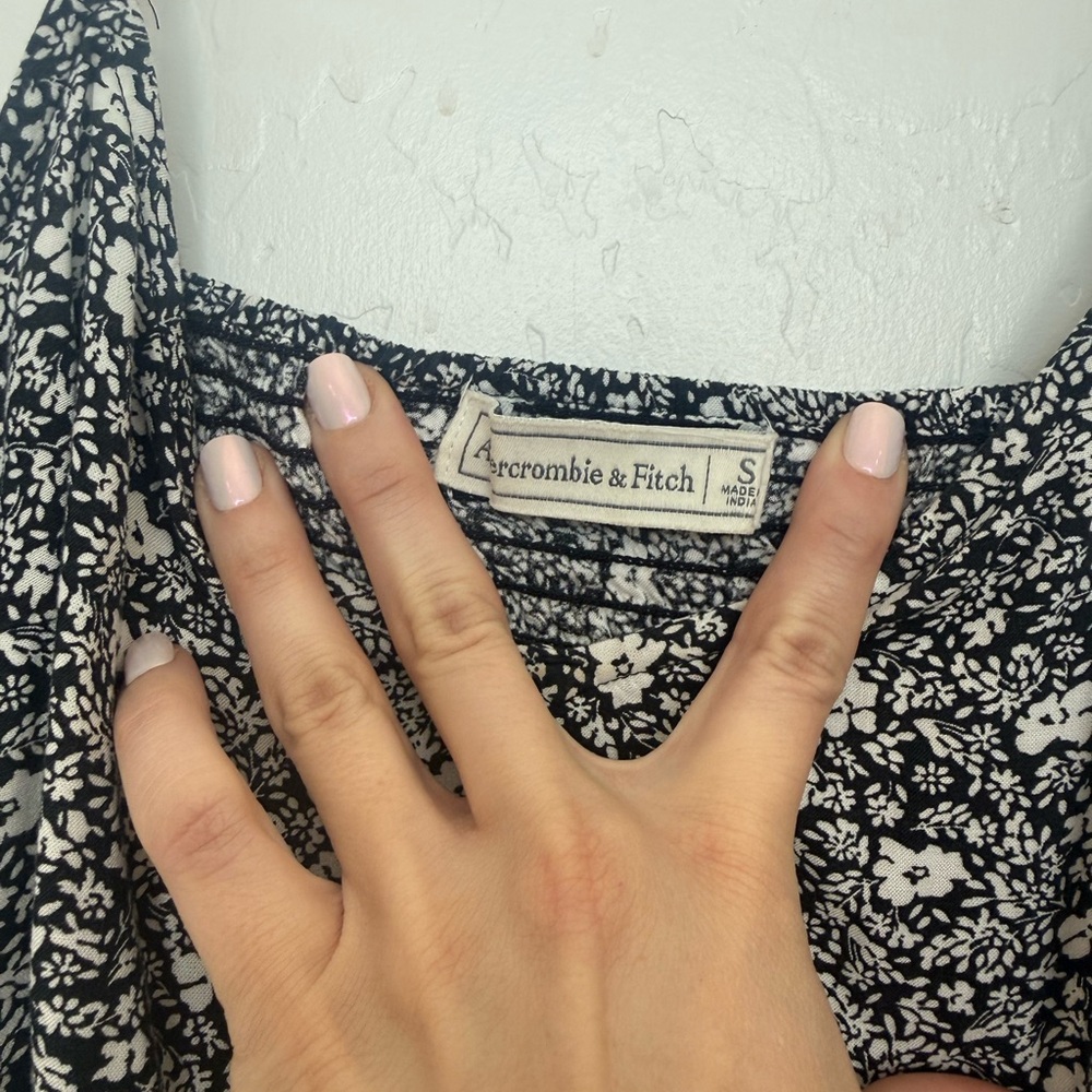 Abercrombie & Fitch Black and White Floral Midi Dress - Picture 2 of 5